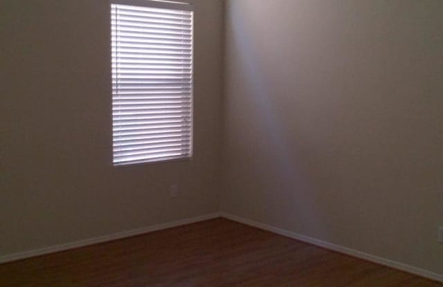 3523 W WHISPERING WIND Drive Gallery 4