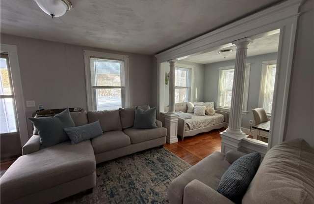 274 Waterman Avenue unit: 2 photos photos