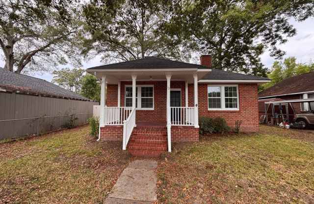 3 Bedrooms, 2 Bathrooms - Home in Celenease! photos photos 3 Bedrooms, 2 Bathrooms - Home in Celenease! photos photos