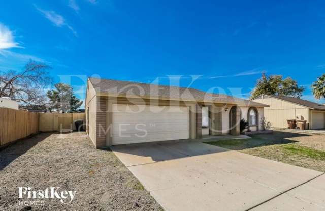 6915 West Jenan Drive Gallery 2
