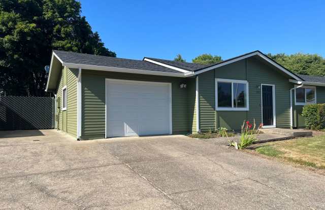 Beautifully Landscaped Two Bedroom photos photos Beautifully Landscaped Two Bedroom photos photos