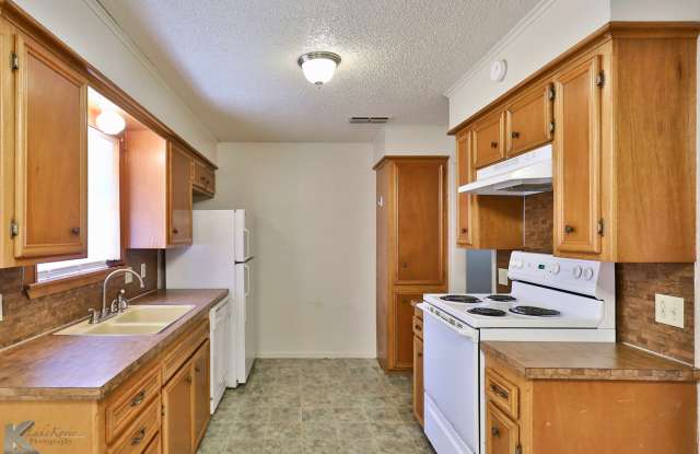 3/2/2 DUPLEX near ACU! Gallery 3