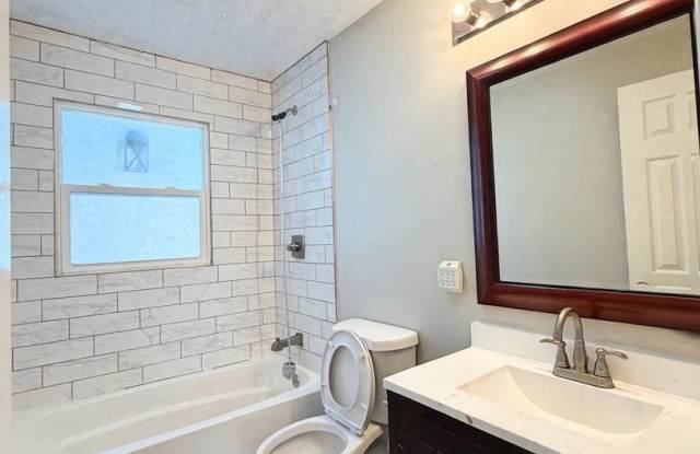 3 bed 1 bath home for rent! Gallery 4