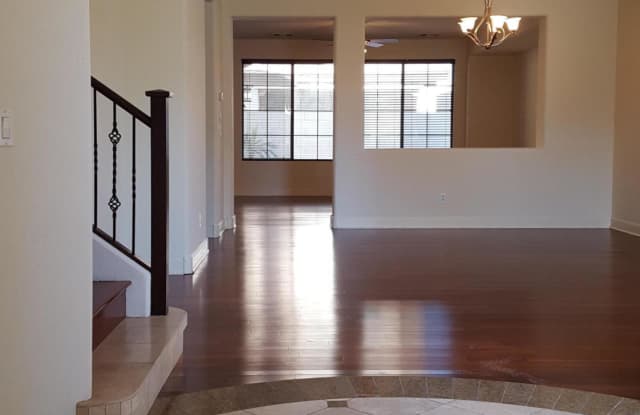 282 W ROSEMARY Drive Gallery 2