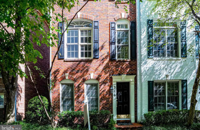 316 FALLSGROVE DRIVE Gallery 3