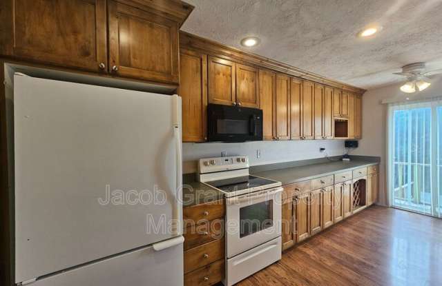360 N Fanning Gallery 4