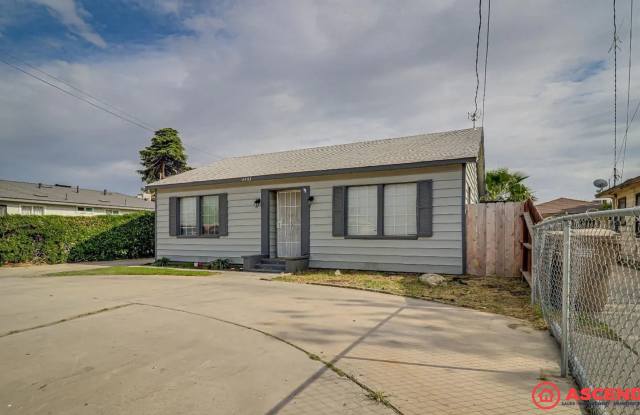 Spacious 3BD/1BA in Bakersfield! Gallery 1