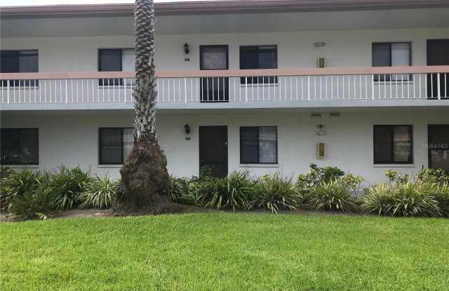 105 LAKEVIEW WAY - 105 Lakeview Way, East Lake, FL 34677