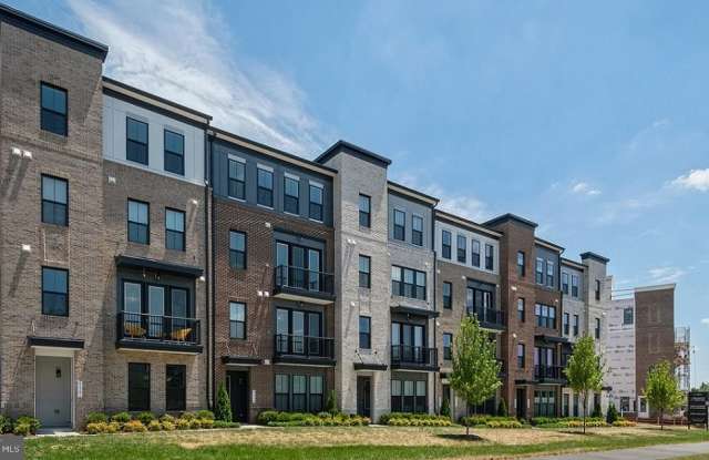 43378 FARRINGDON SQ - 43378 Farringdon Square, Broadlands, VA 20148