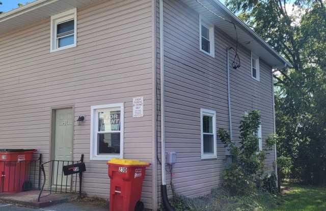 230 High St - $1250/mo - Available April 2026 photos photos