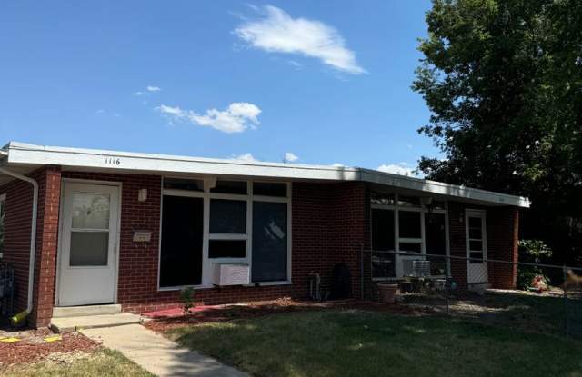 2 Bed, 1 Bath Duplex Close to Lowry Park! - 1116 Dallas Street, Aurora, CO 80010