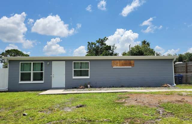 Annual UNfurnished 2/1 renovated home in Sarasota photos photos