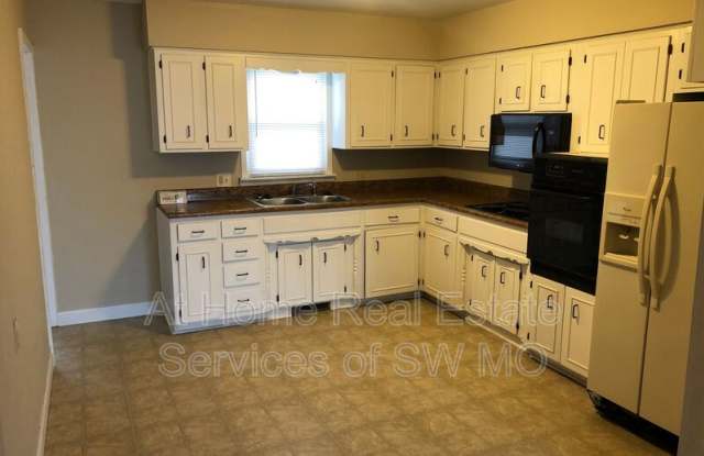 924 W Woodridge Gallery 4