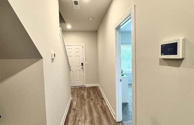 7221 Bryce Avenue Gallery 3