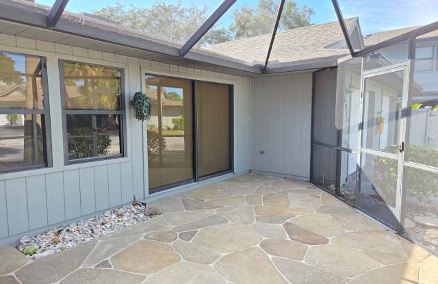 NEW PRICE! Spacious~Sunny~Screened Patio~Garage~Laundry! Gallery 1