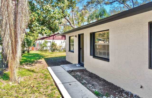 1204 E SENECA AVENUE photos photos