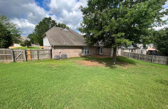Desirable Lakeland home offering over 2800 sq ft of living. LAKE ACCESS!! Located in the Windward Slopes subdivision. Fully fenced in back yard. Pets welcome, fees apply. Gallery 4