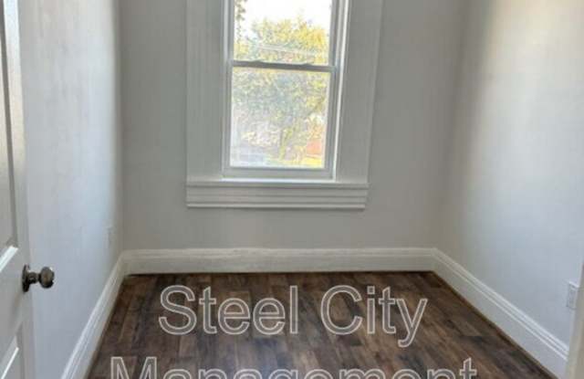 211 South 7th Street Gallery 2