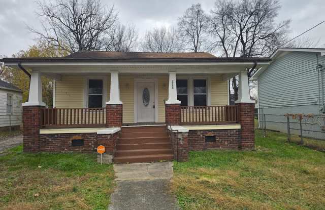 Knoxville 37914 - 3 bedroom 1 bath - call Lisa Vineyard or Shannon Russell 865-216-9334. - 3244 Ashland Avenue, Knoxville, TN 37914