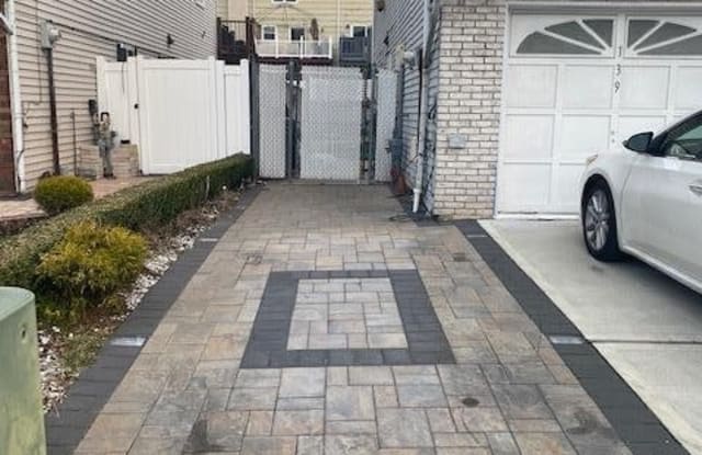 139 Amity Place - 139 Amity Place, Staten Island, NY 10303