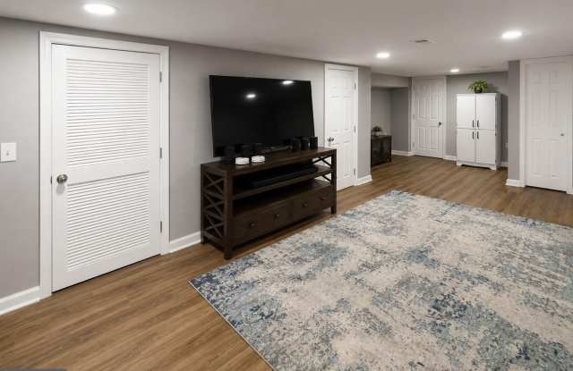 7744 OVERHILL Road Gallery 4