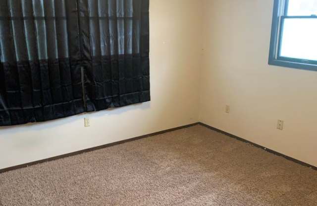 409 3rd Ave SW - Unit 4 photos photos