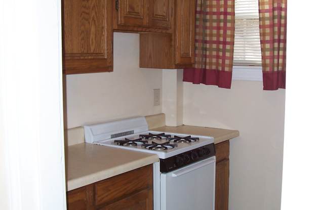 9 Red Spring Road - 9 Red Spring Road, Andover, MA 01810