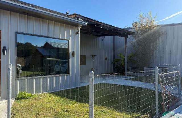 150 Dowling Rd - 150 Dowling Road West, Kerr County, TX 78025