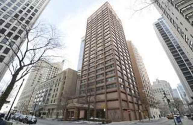 Incredible 1b1b in downtown Streeterville prime location photos photos