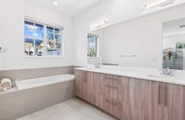 751 Se 1st St - 751 Southeast 1st Street, Pompano Beach, FL 33060