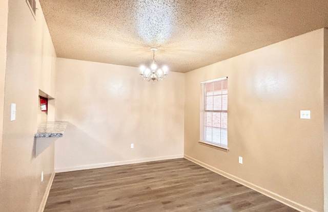 Three Bedroom Home with Spacious Dining and Living Area photos photos