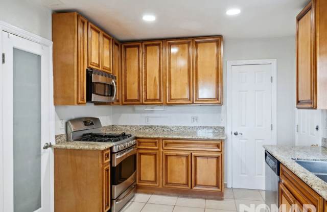 3 Bedroom Single Family Home in Oakland Gallery 3
