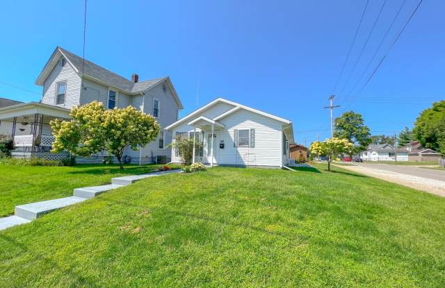 Gorgeous 3BR Ranch Rental Home in Newark - Available Mid August! Gallery 4