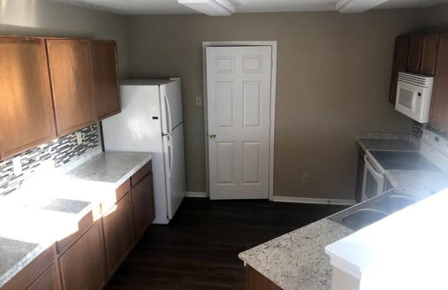 5609 Woodland Trace Boulevard Gallery 4