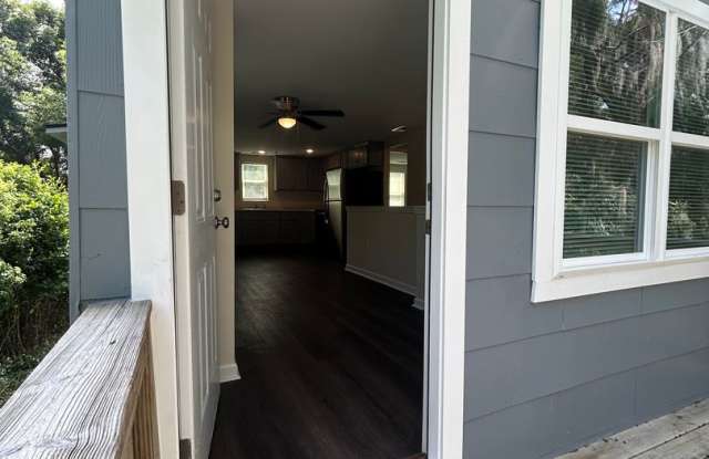 ✨ Completely Remodeled 3BR/2BA in Bona Bella near Savannah State University Gallery 3