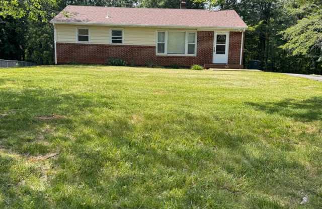 4 Bedroom || 2 Bathroom Single Family Home photos photos