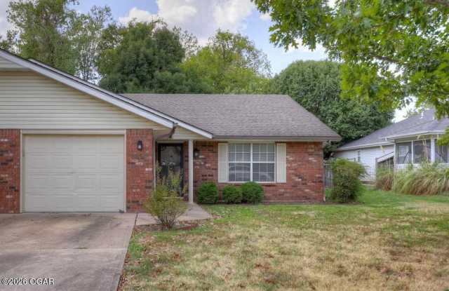 3310 Poplar Drive photos photos