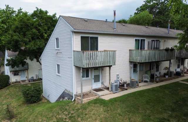89 Maude Avenue photos photos