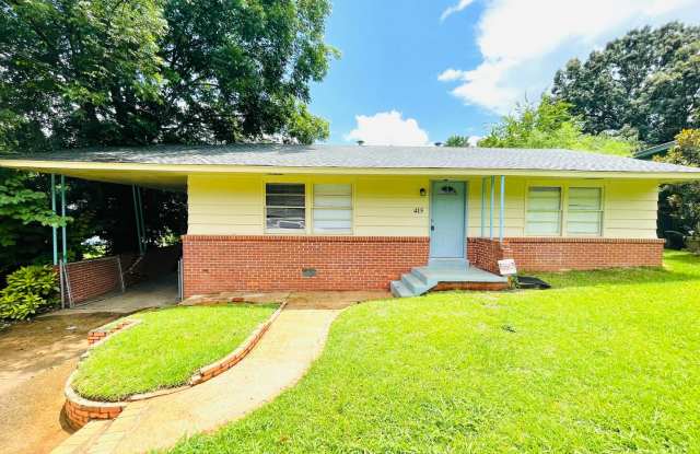 ** 3 Bed 2 Bath home in Forest Hills ** Call 334-366-9198 to schedule a self-showing photos photos