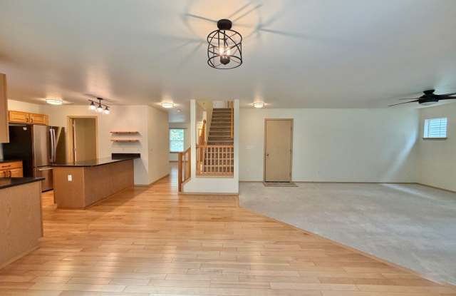 Spacious Poulsbo Home Close to Everything Gallery 4