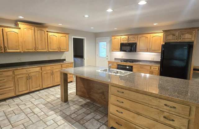 1700 Northwood Gallery 2