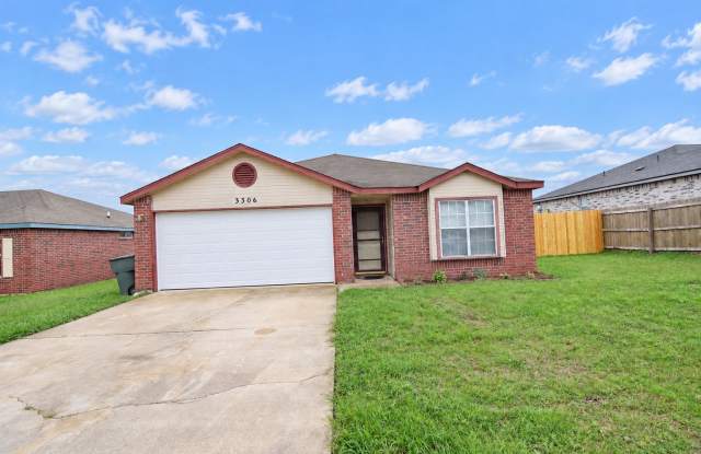 3306 Woodlake Dr Gallery 1