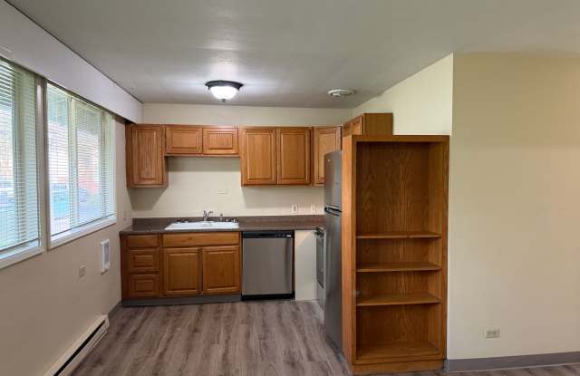 Updated 2 bedroom 1 bath duplex in Eugene! Move-In Special! Gallery 4