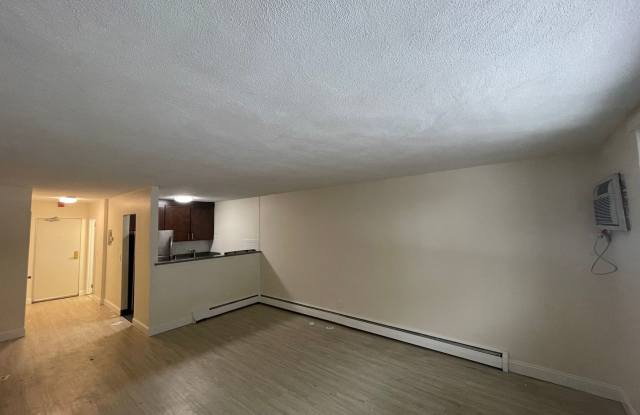 Easy ground-level studio in Watertown photos photos