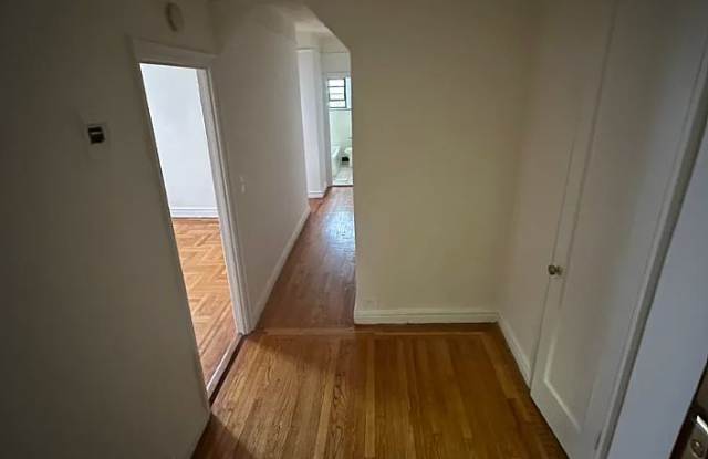 541 Bronx River Rd Gallery 2