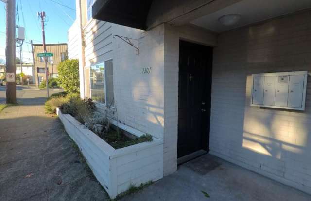 7301 Winona Ave N - 7301 Winona Avenue North, Seattle, WA 98103
