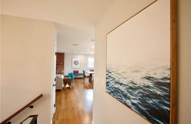 132 Kane Avenue Gallery 4