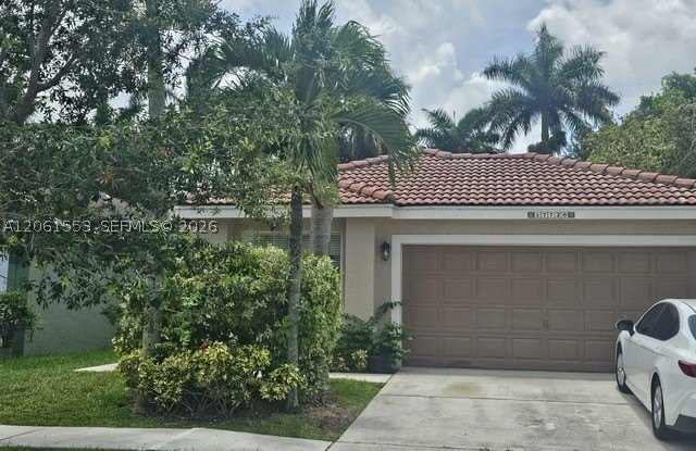 17728 SW 20th St photos photos