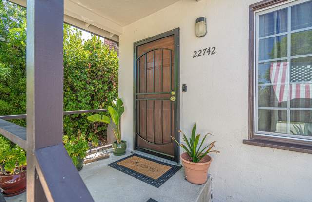 Beautiful Single-Story 4-Bedroom Home with RV Parking in Woodland Hills! Gallery 3