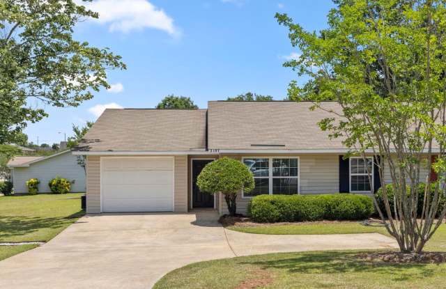 3/2 Duplex Close to Tiger Town- Available July! photos photos